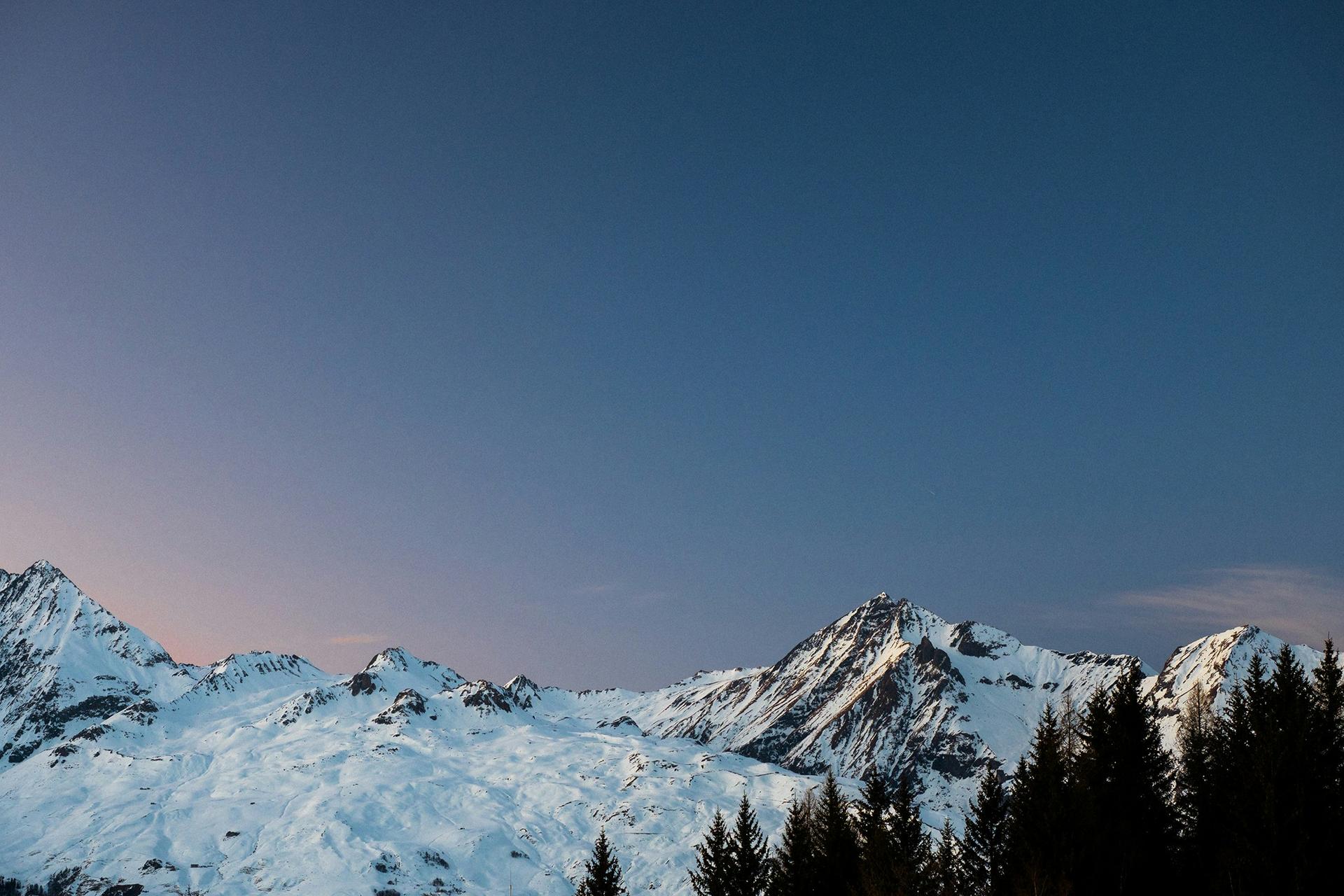 Les-Arcs-Night-Sky-Over-Mountains-France